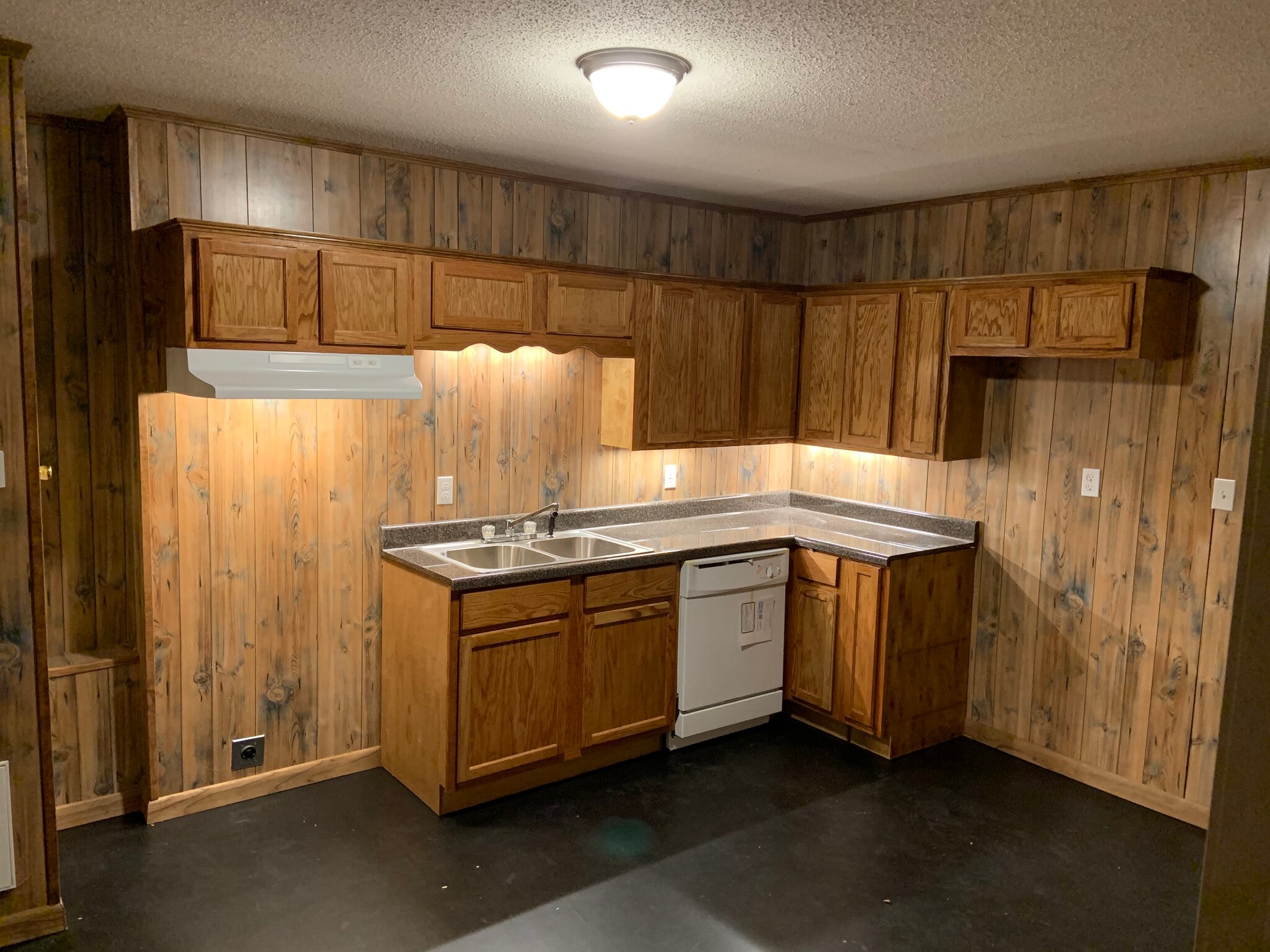 Building Photo - 614 N 13th Ave