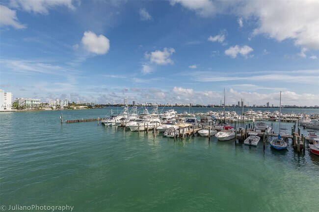 Building Photo - 7601 E Treasure Dr