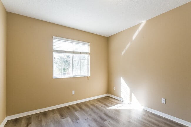 Building Photo - 2010 Stone Abbey Blvd