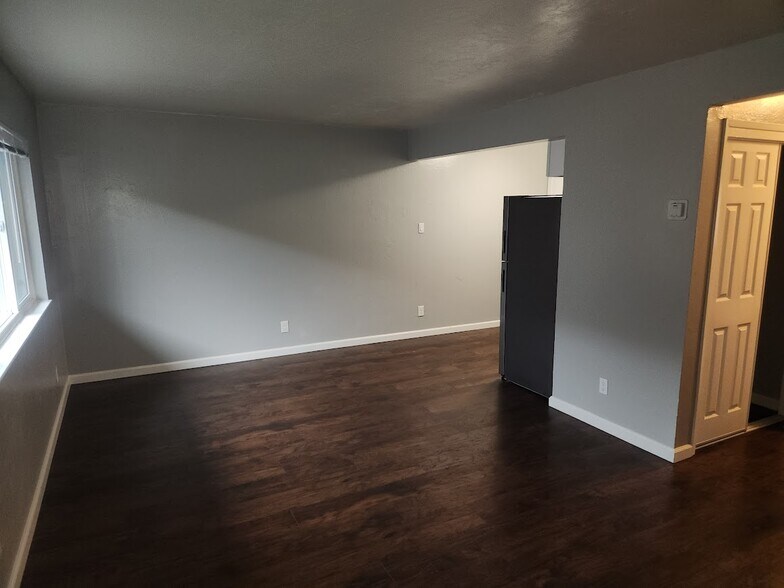 Building Photo - 1648 Russell St