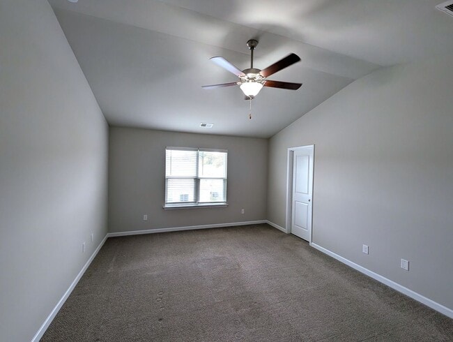 Building Photo - 4 Bedroom!  Easy Access, I-485, I-85, Airp...
