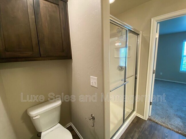 Building Photo - 749 SW 14th St