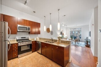 Building Photo - 1209 N Charles St