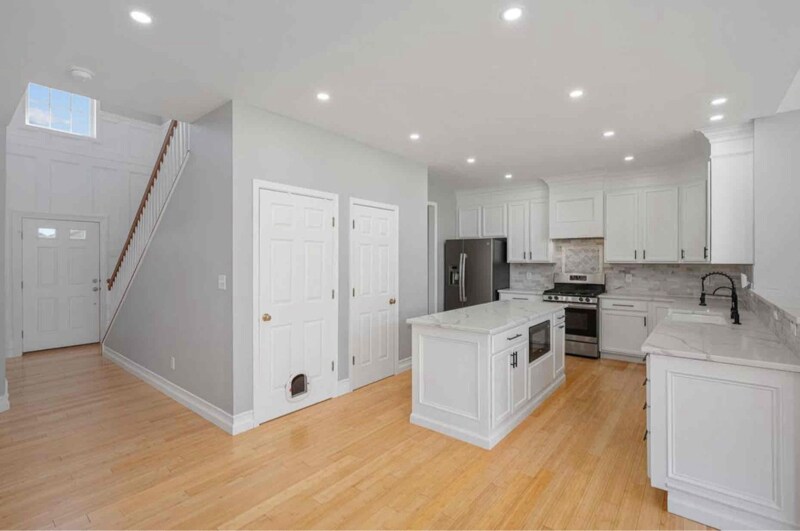 Building Photo - 8174 Colyn Ct
