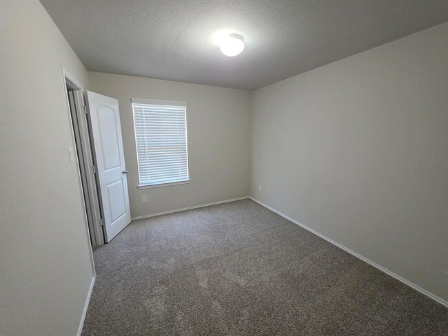 Building Photo - 13824 Rock Island Trl
