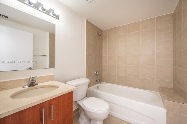 Building Photo - 1712 SW 2nd Ave