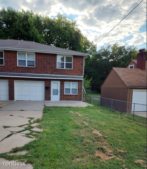 Building Photo - 3 br, 1.5 bath Duplex - 8 Hawthorne Place 10