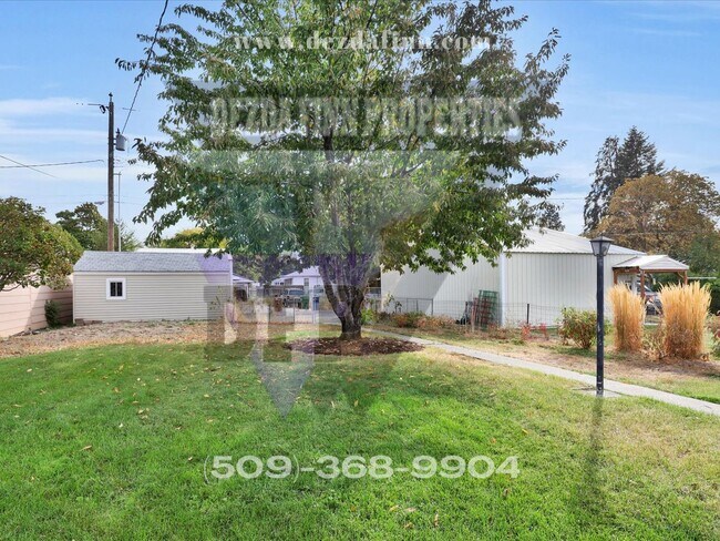 Building Photo - Newly Renovated Shadle Park Charmer Availa...