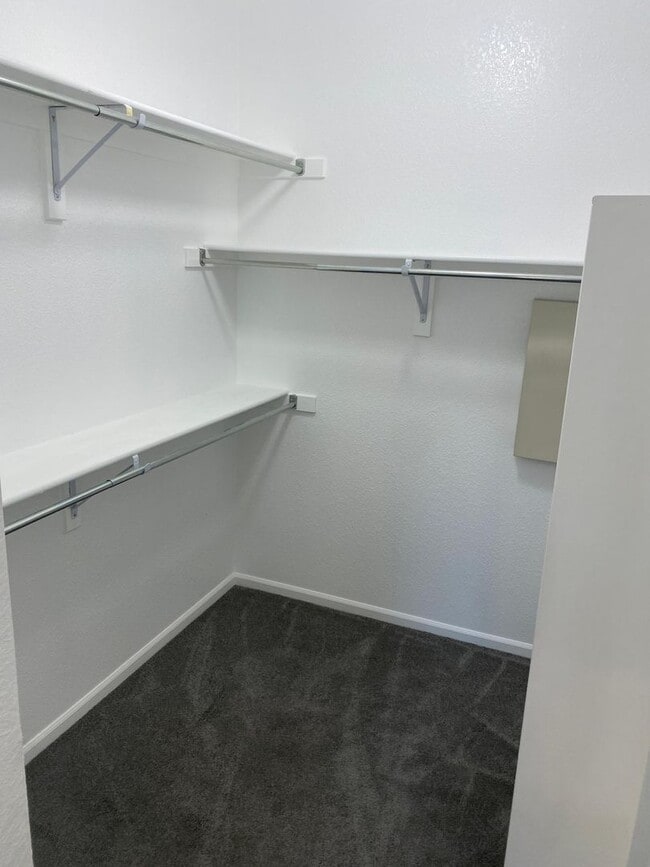 Building Photo - Gorgeous, Updated 3 bedroom, 2.5 bath, 2 car garage!