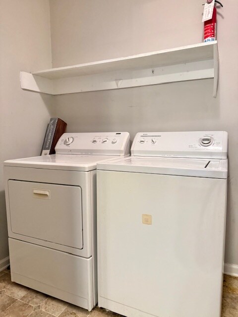 Building Photo - 1219 Brittany Dr