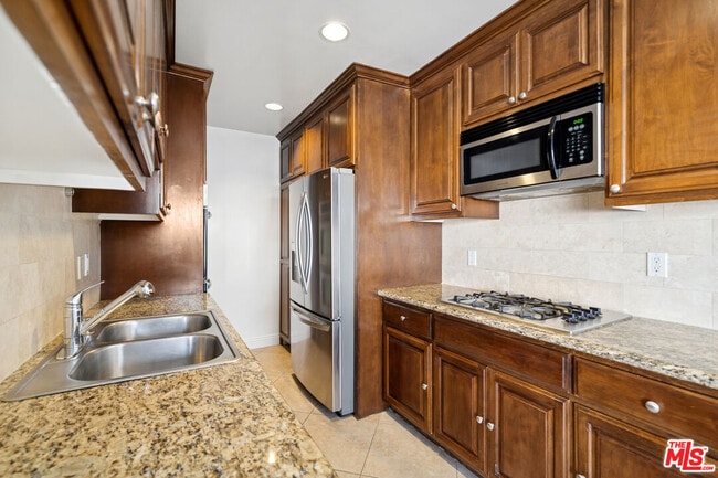 Building Photo - 133 N Swall Dr