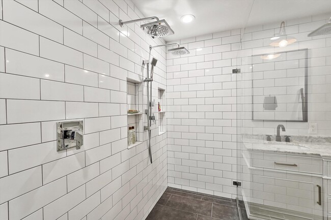 Building Photo - 2622 Country Golf Dr