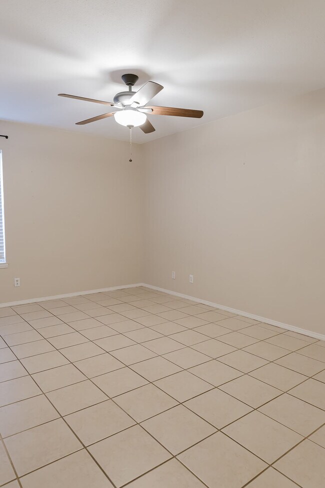 Building Photo - 1105 Gordon Blvd