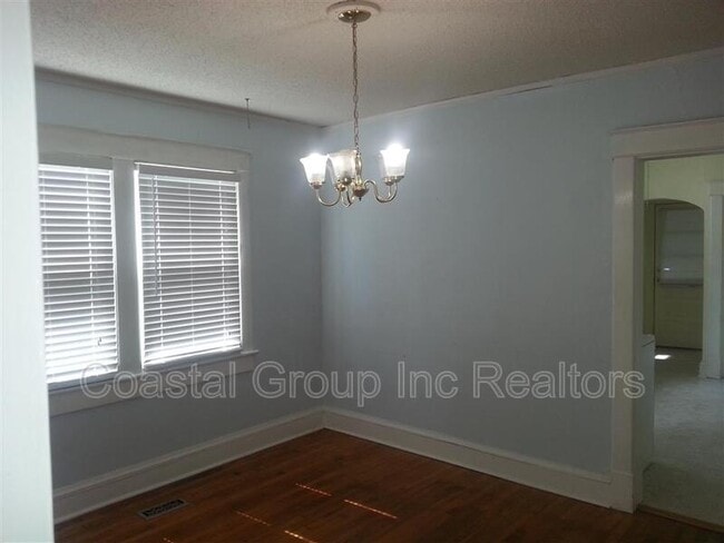 Building Photo - 141 E Ocean Ave