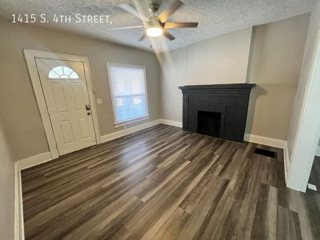 Building Photo - 1415 S 4th St
