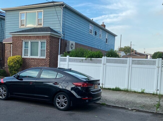 Primary Photo - 95-27 88th St