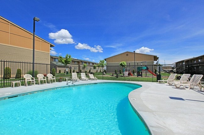 Kennewick, WA Meadow Park exterior pool - Meadow Park