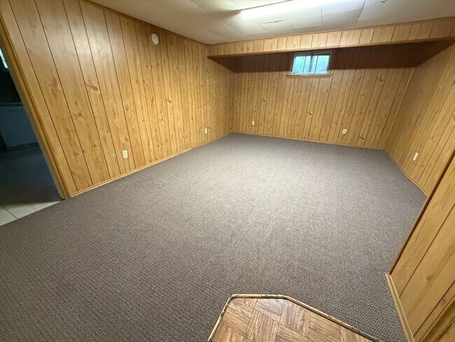 Building Photo - Italian Estates Property Management
