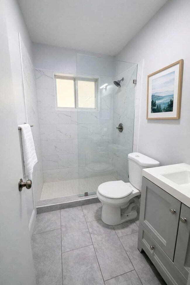 Building Photo - 1251 NE 211th Terrace