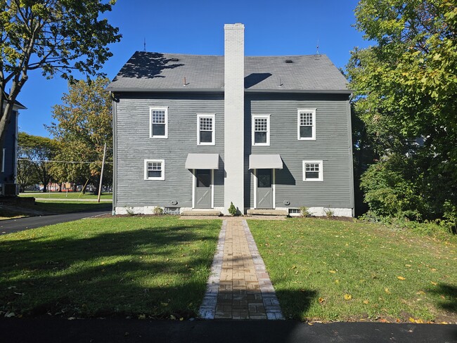 rear view (9 on right) - 9 Maple St