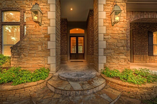 Building Photo - 19309 Whispering Grove E