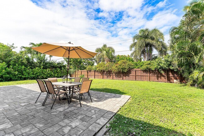 Building Photo - 162 Vassar Dr