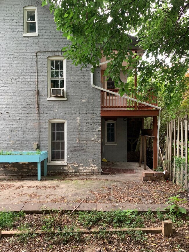 Building Photo - 221 Philadelphia Ave