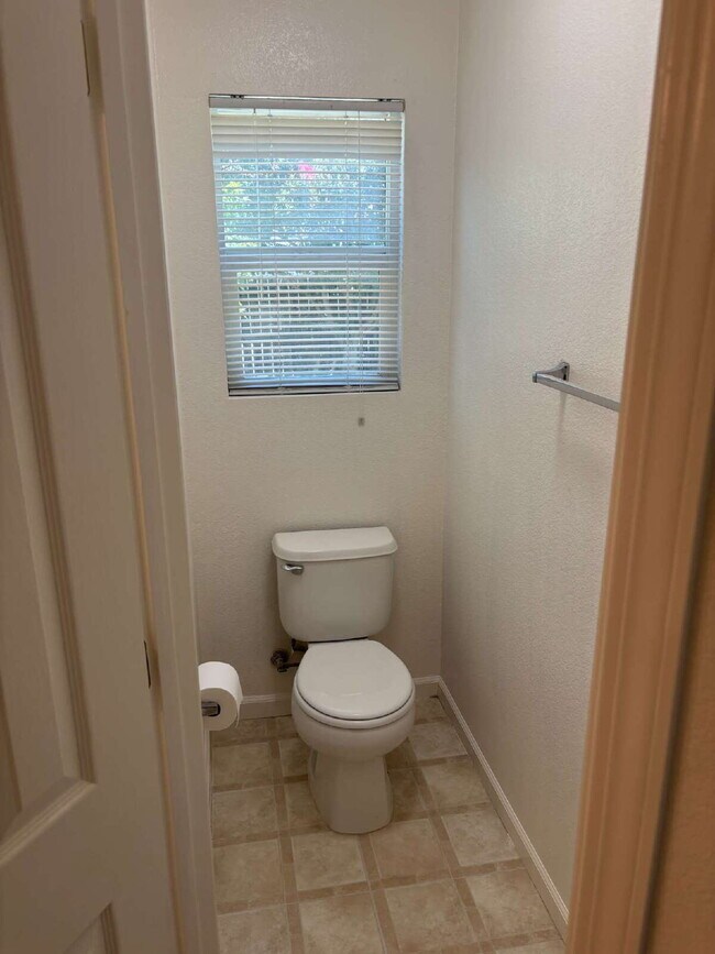 Building Photo - Charming 3 Bedroom Home in Desirable Elk Grove Neighborhood with 2-Car Garage