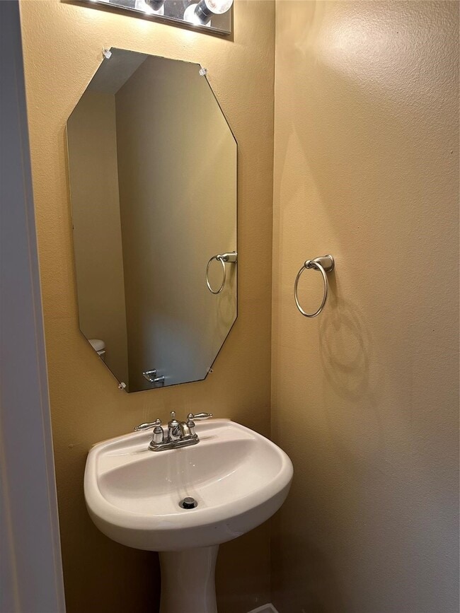 Building Photo - 14404 LILYGATE Ct