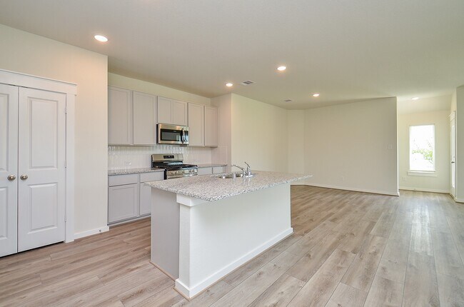 Primary Photo - 4656 Peony Grn Dr