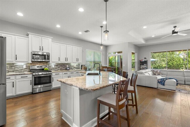 Building Photo - 31275 Spruceberry Ct