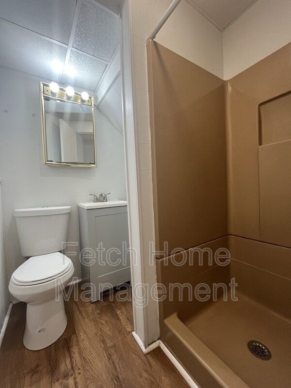 Building Photo - 521 Lehman St