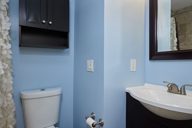 Building Photo - Petworth Stunner with Garage