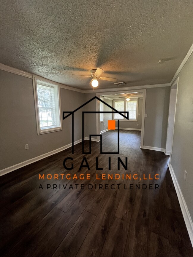 Building Photo - 745 E Waldburg St
