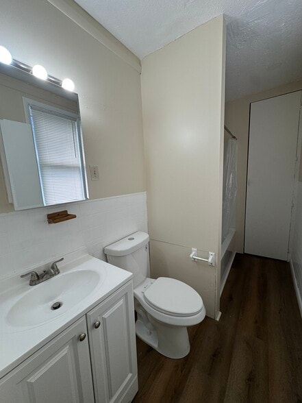 Building Photo - 1380 Garfield Ave SW