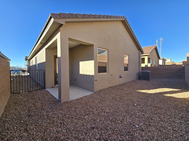 Building Photo - 3941 Soledad