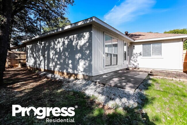 Building Photo - 1201 Cardinal Oaks Dr