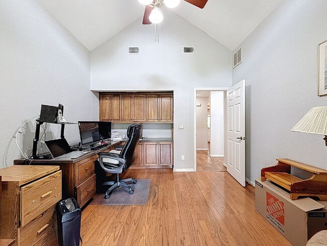 Building Photo - 1055 Riverside Ridge Rd