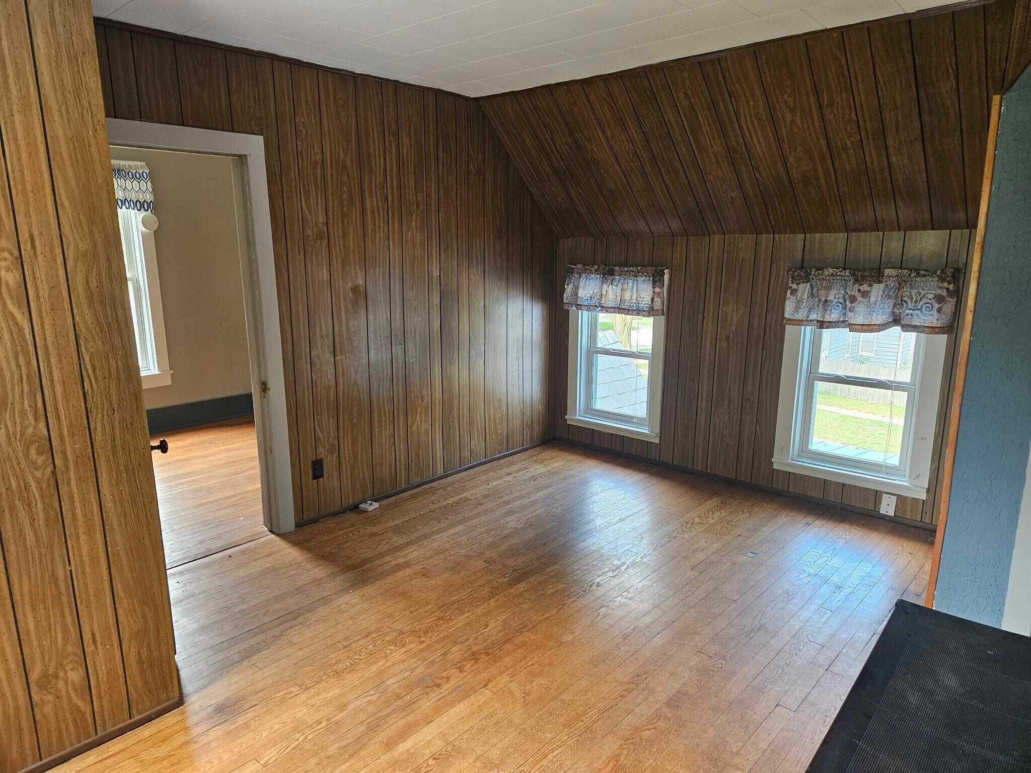 Living Room - 295 5th St