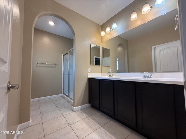 Building Photo - 1367 S Country Club Dr