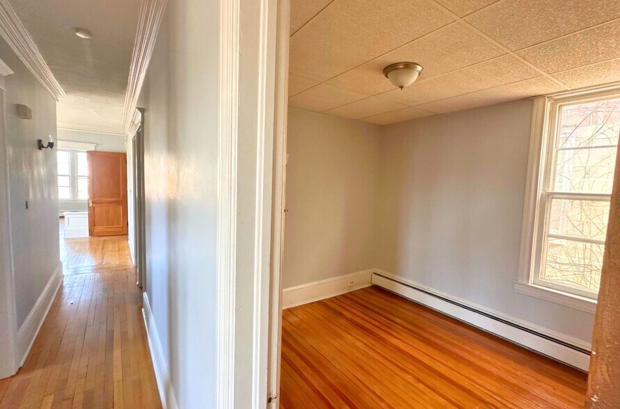 Building Photo - 296 Quail St