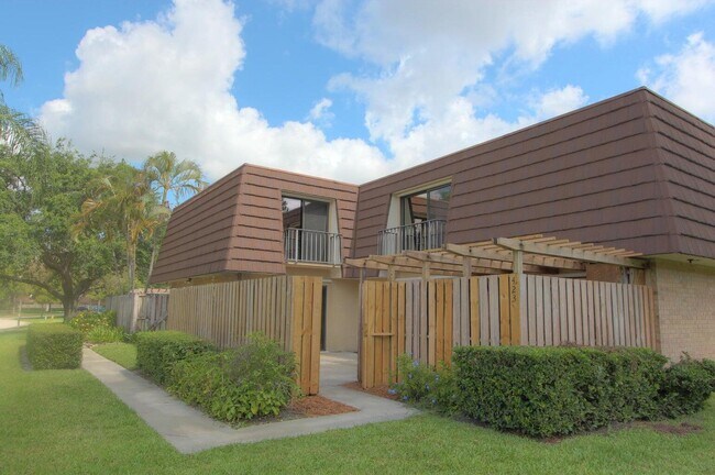 Primary Photo - 423 4th Ln