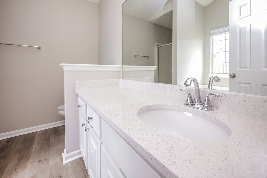 Building Photo - 192 River View Ct