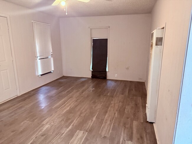 Building Photo - 1709 47th St