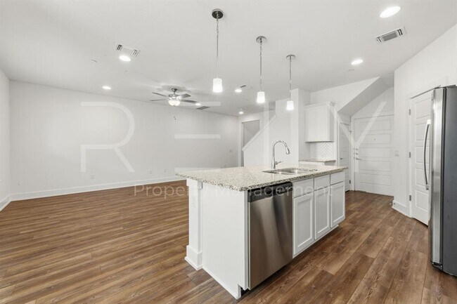 Building Photo - 11202 Gadsen Ln
