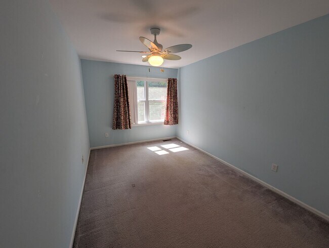 Building Photo - 14 Sand Hill Ct