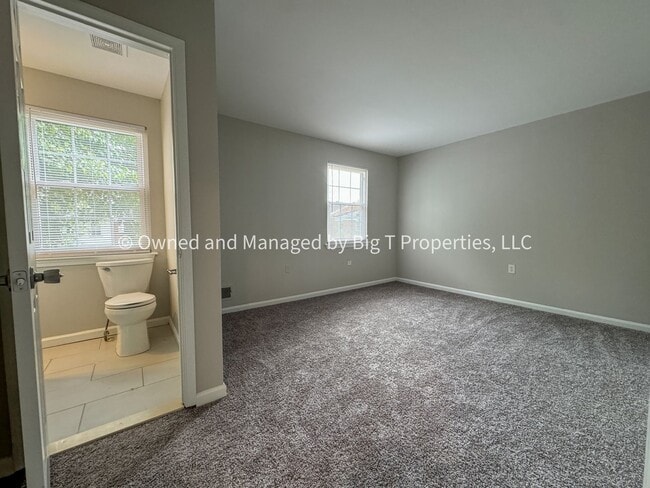 Building Photo - 3bd/2.5ba Townhome in Manassas Available!