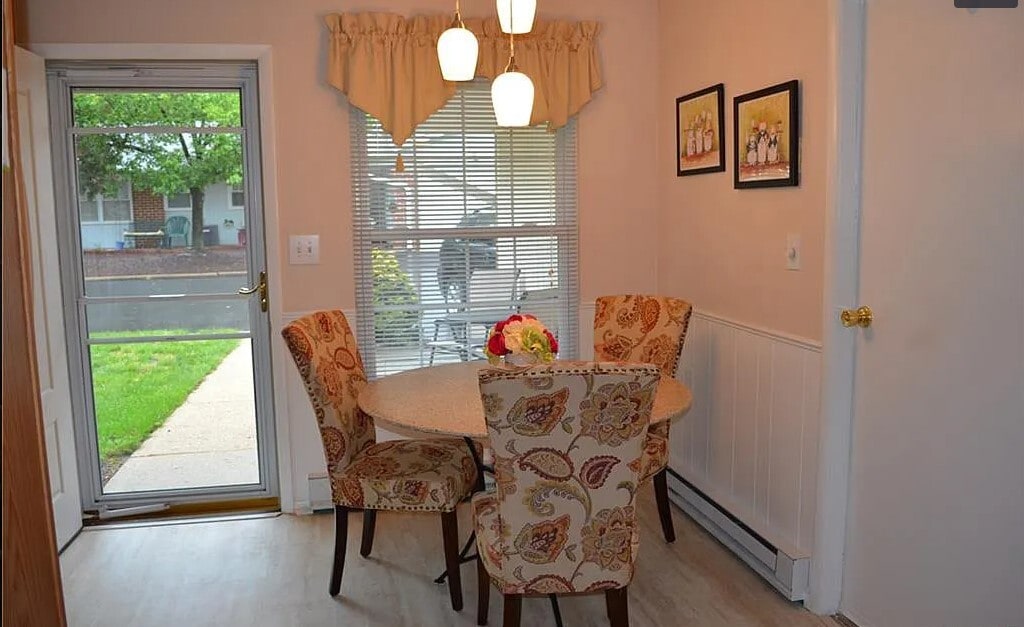 Eat in Kitchen - 865A Inverness Ct