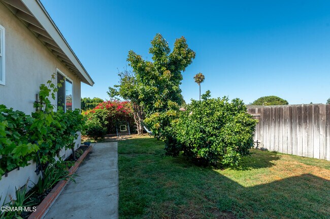 Building Photo - 363 Larcom St