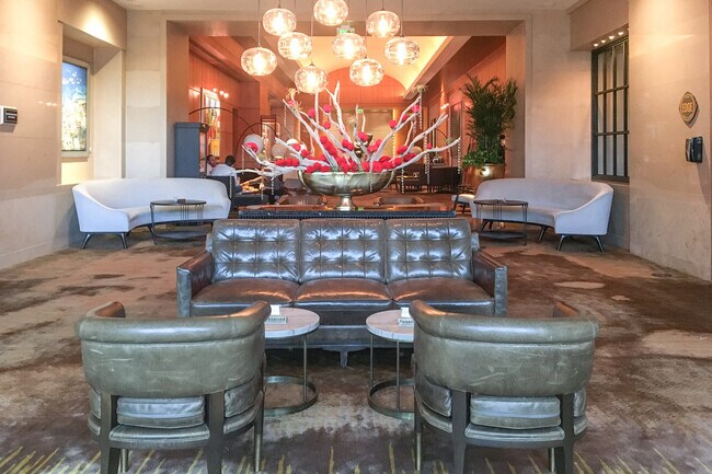 Building Photo - 1441 Brickell Ave